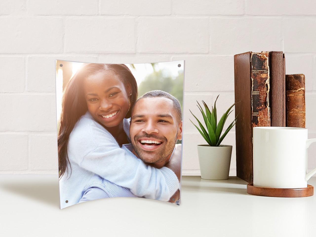 6" x 8" Lightpix™ Everlasting Photo Print Insert + Curved Acrylic Interchangeable Tabletop Frame PF0608HH