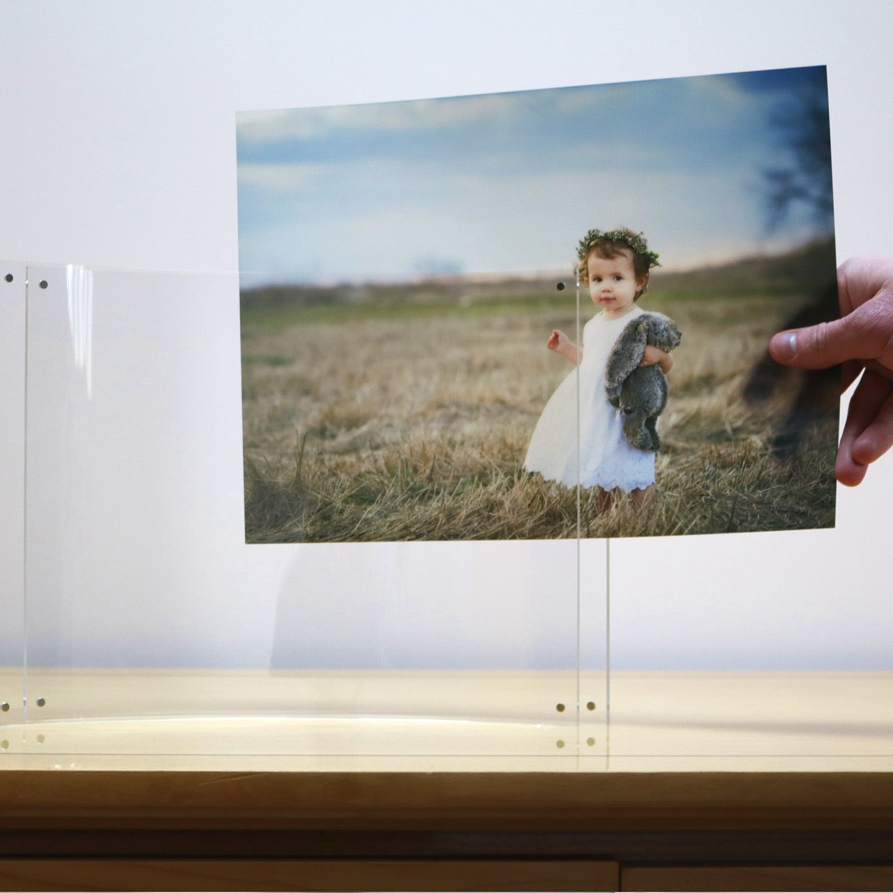 10" x 7" Lightpix™ Everlasting Photo Print Insert + Curved Acrylic Interchangeable Tabletop Frame PF1007HH