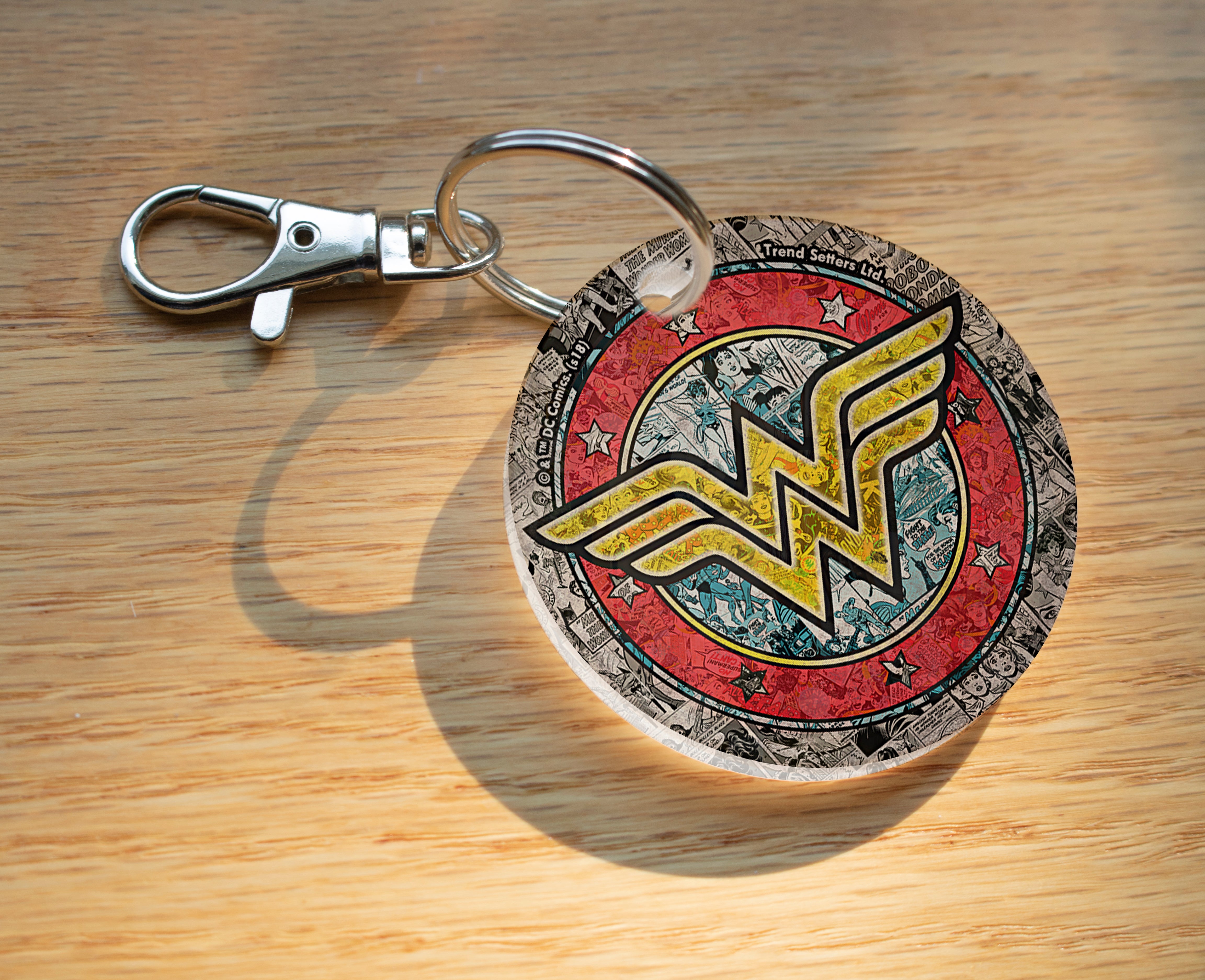 DC Comics (Wonder Woman - Logo Shield) Acrylic Keychain ACPKRCIR401