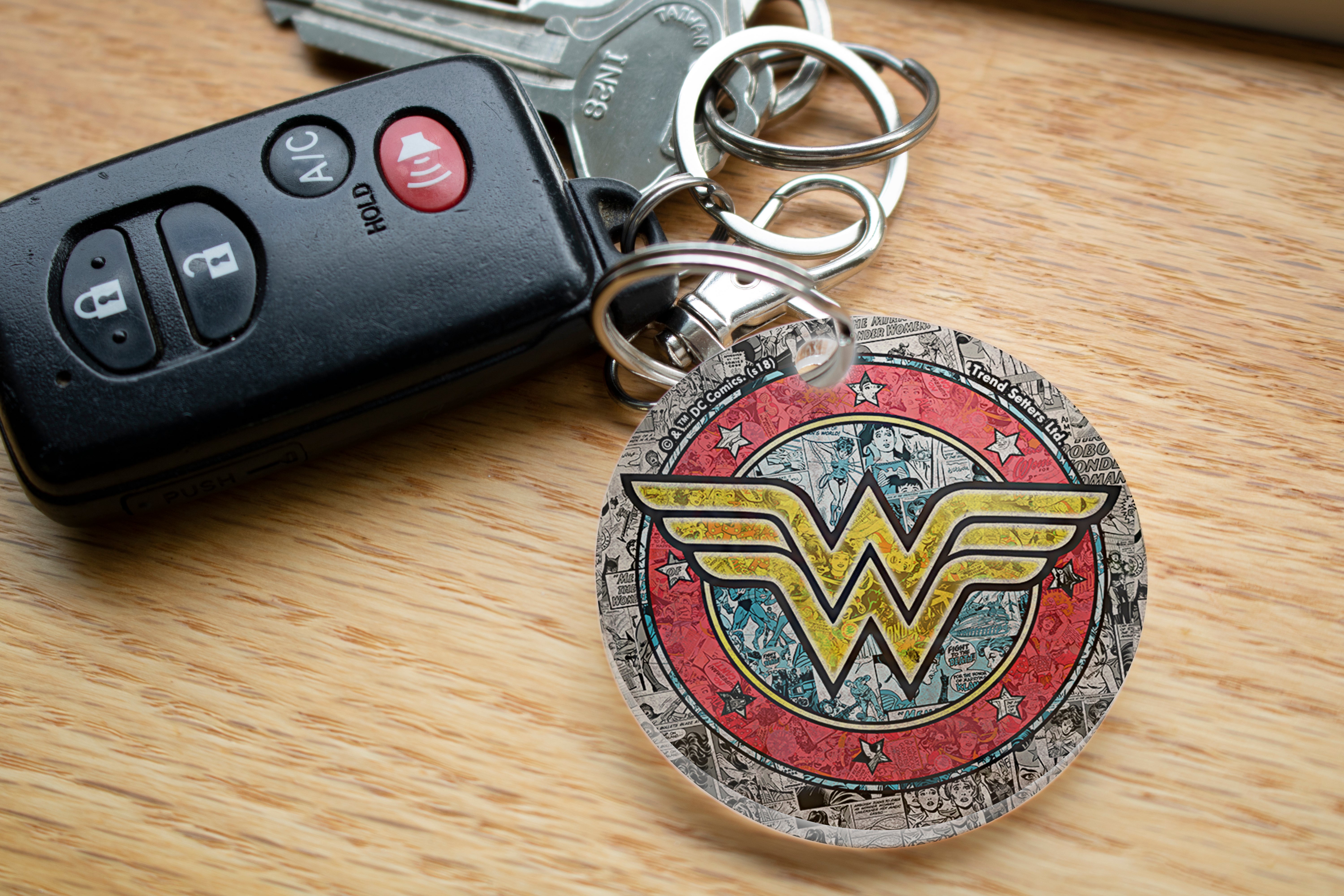 DC Comics (Wonder Woman - Logo Shield) Acrylic Keychain ACPKRCIR401