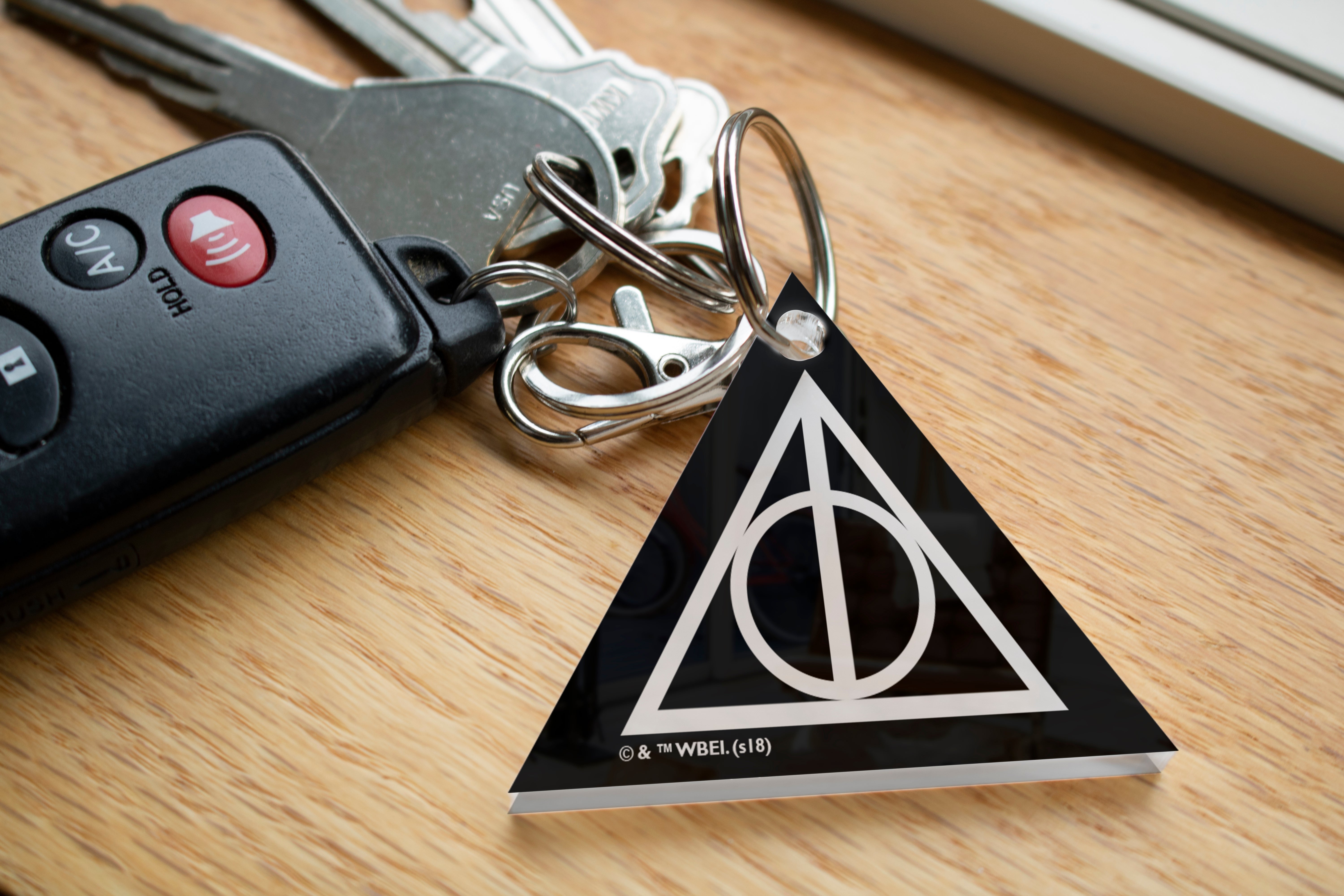 Harry Potter (Deathly Hallows) Acrylic Keychain ACPKRTRI411