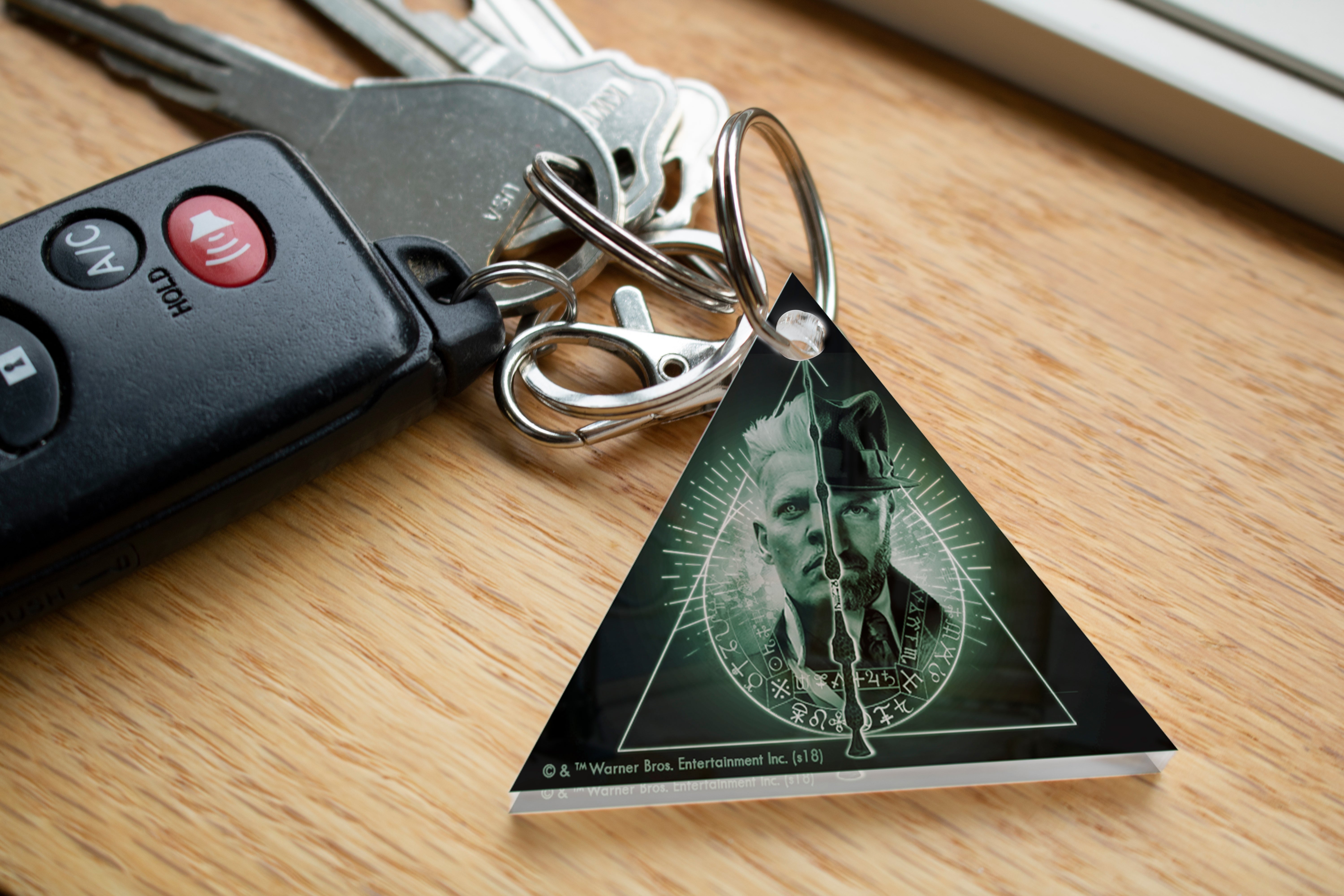 Fantastic Beasts: The Crimes of Grindlewald (A World Divided) Acrylic Keychain ACPKRTRI438