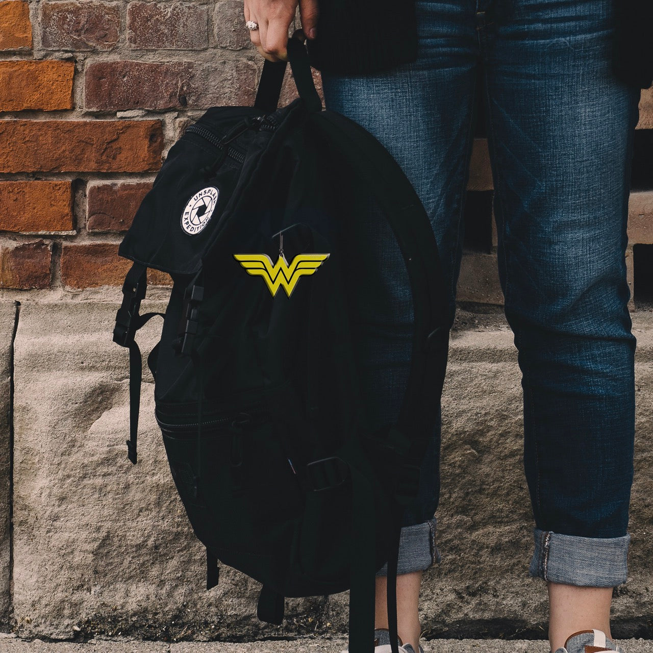 DC Comics (Wonder Woman Classic Logo) Wonder Woman Emblem-Shaped Acrylic Print ACPWW269