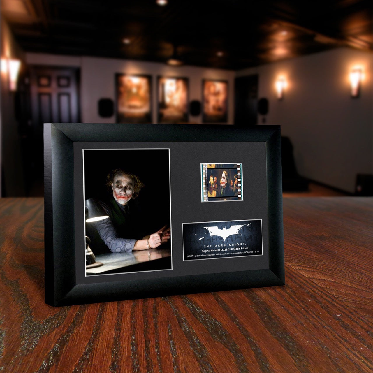 Batman: The Dark Knight (s14) Minicell FilmCells Framed Desktop Presentation USFC6228
