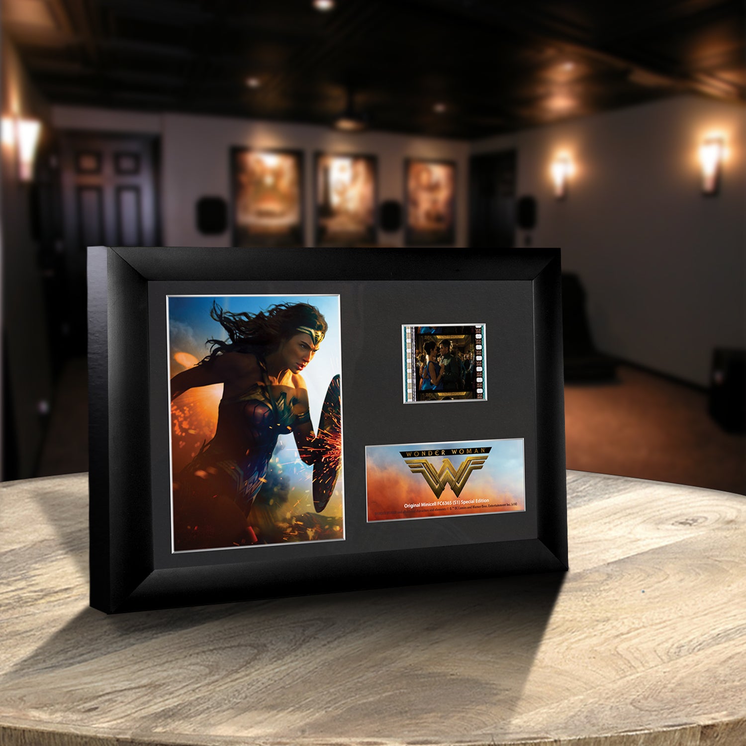 Wonder Woman (Ancient Shield) (S1) Minicell FilmCells Presentation with Easel Stand USFC6365