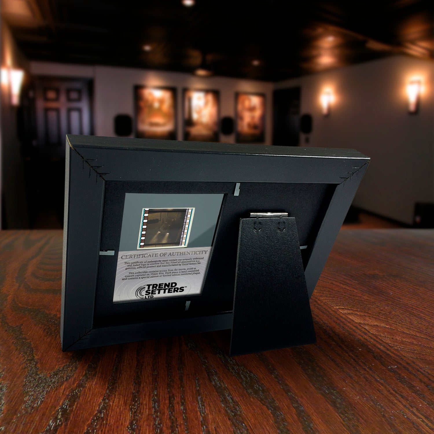 The Batman (Red Rain) Minicell FilmCells Presentation with Easel Stand USFC6510