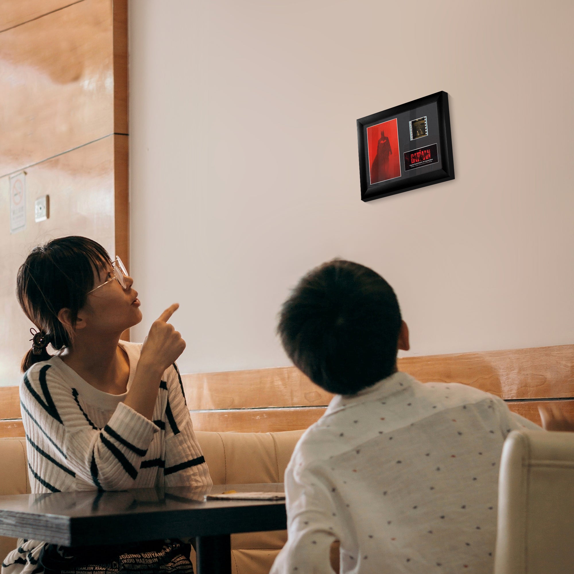 The Batman (Red Rain) Minicell FilmCells Presentation with Easel Stand USFC6510