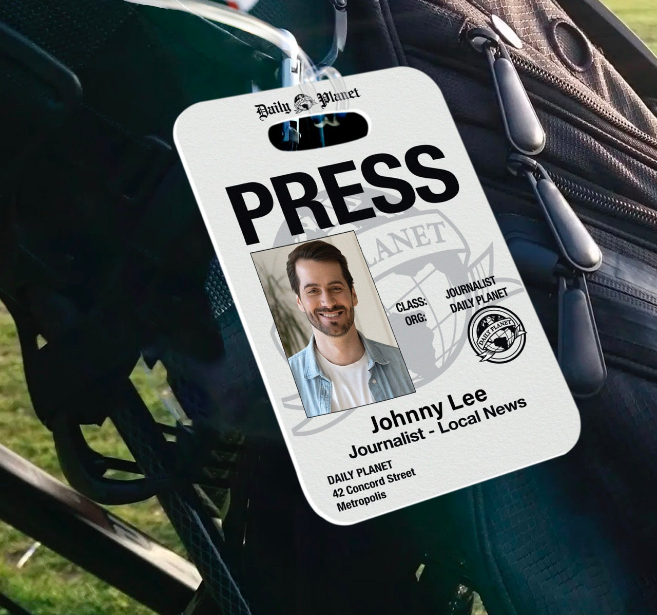 Superman (2025) (Daily Planet Badge - Personalized) Bag Tag LTRECU091