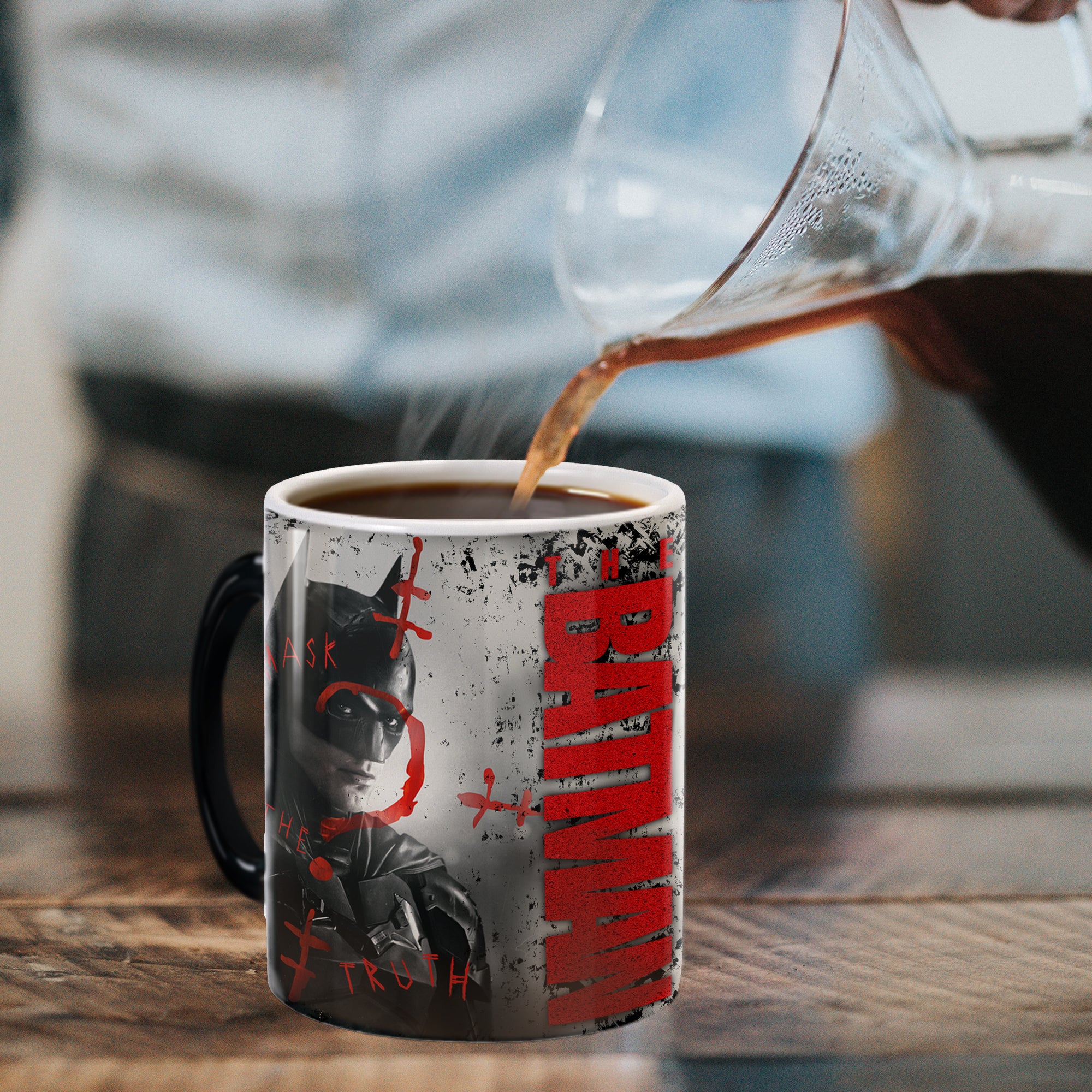 The Batman (Unmask the Truth) Morphing Mugs®  Heat-Sensitive Mug MMUG1437