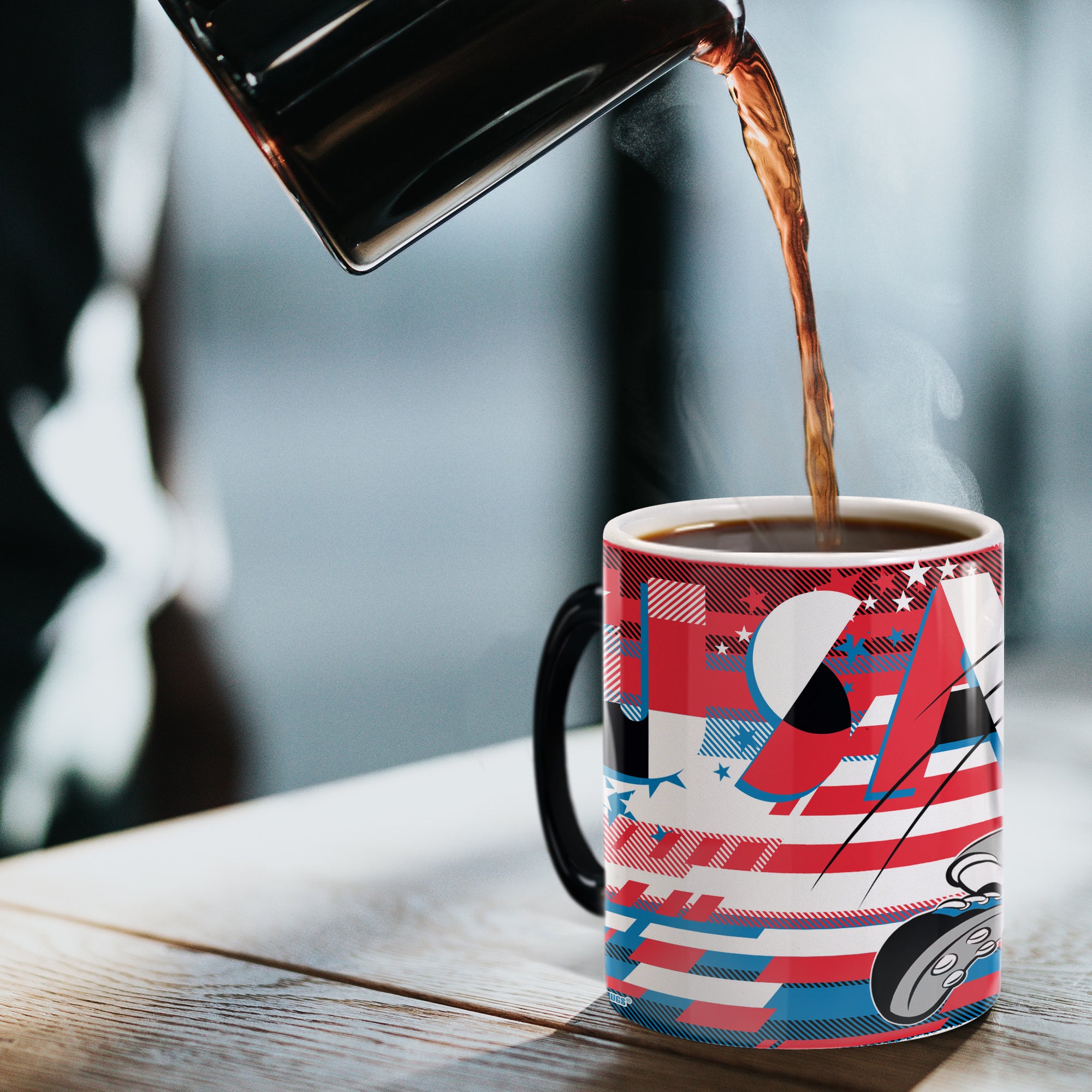 Looney Tunes (Team USA Soccer - Bugs Bunny) Morphing Mugs® Heat-Sensitive Mug MMUG1469