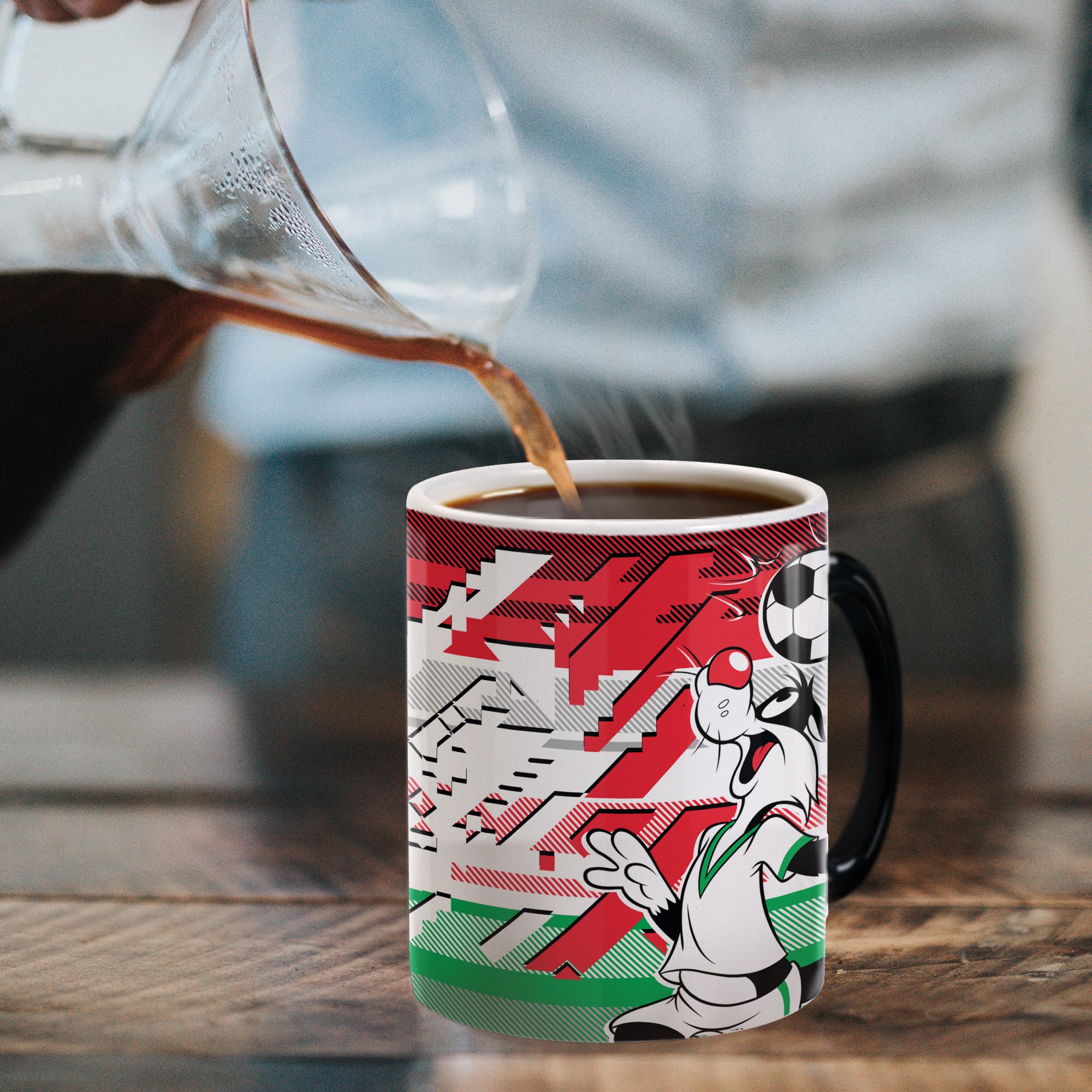 Looney Tunes (Team Italy Soccer - Sylvester) Morphing Mugs® Heat-Sensitive Mug MMUG1479