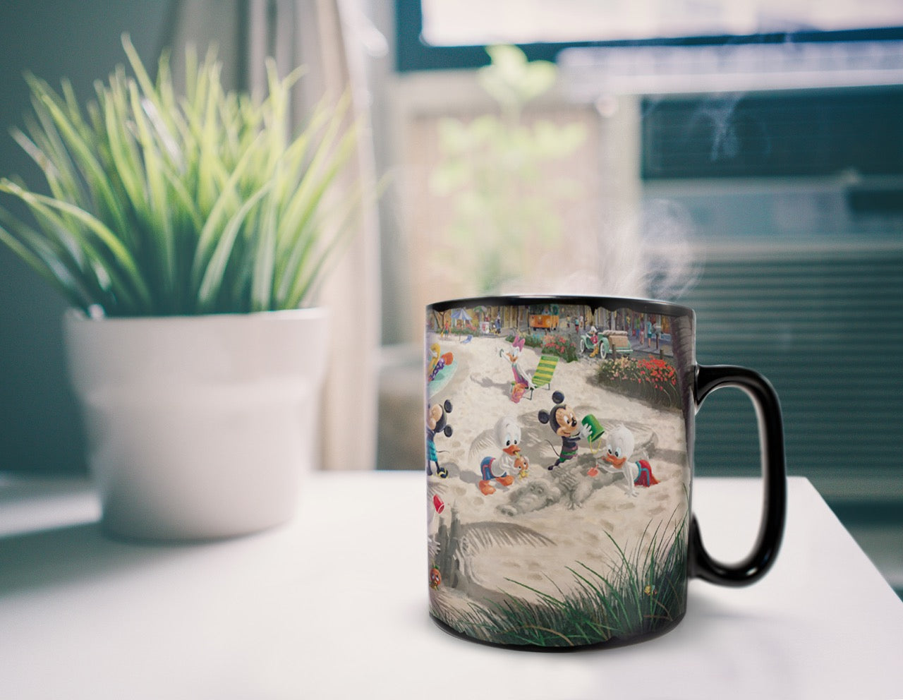 Disney (Mickey & Minnie Mouse in Florida) Morphing Mug® Heat-Sensitive Clue Mug MMUGC1514