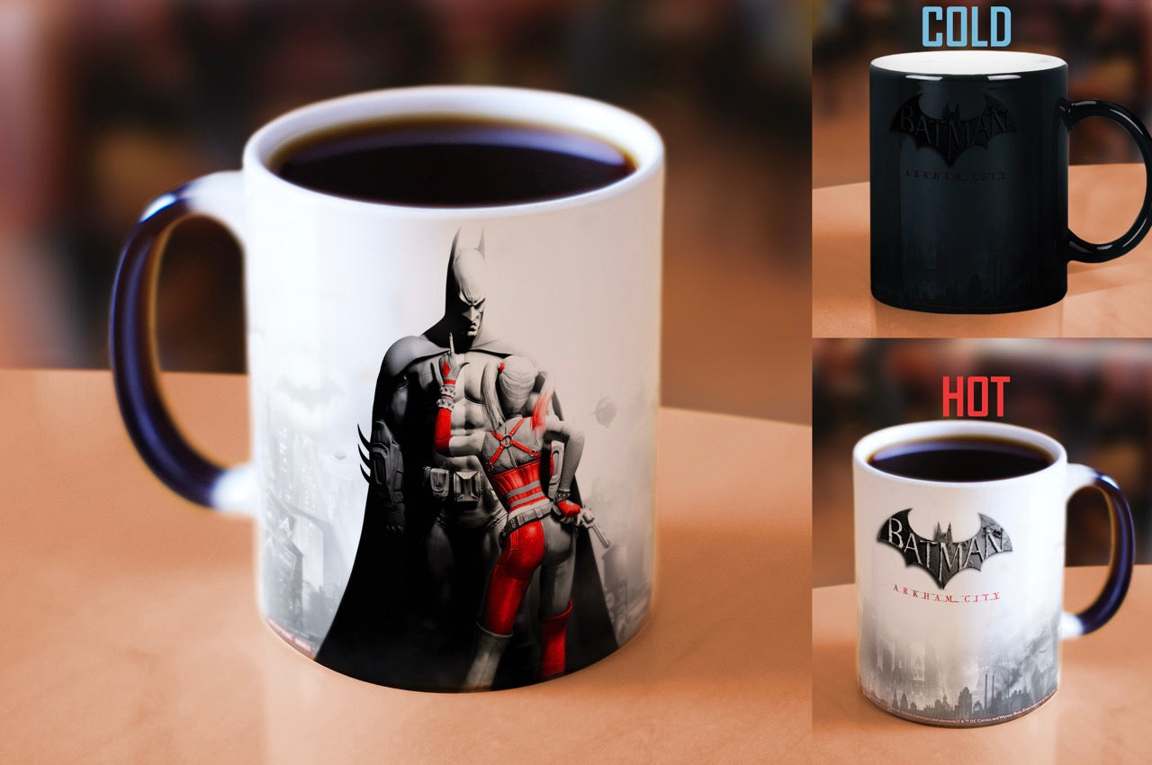 DC Comics (Batman: Arkham City – Batman and Harley) Morphing Mugs® Heat-Sensitive Mug MMUG330
