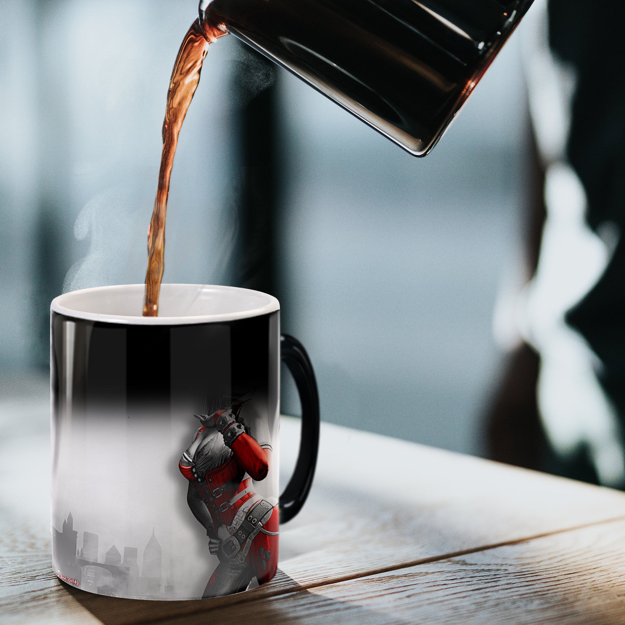 DC Comics (Batman: Arkham City - Harley Quinn) Morphing Mugs® Heat-Sensitive Mug MMUG334