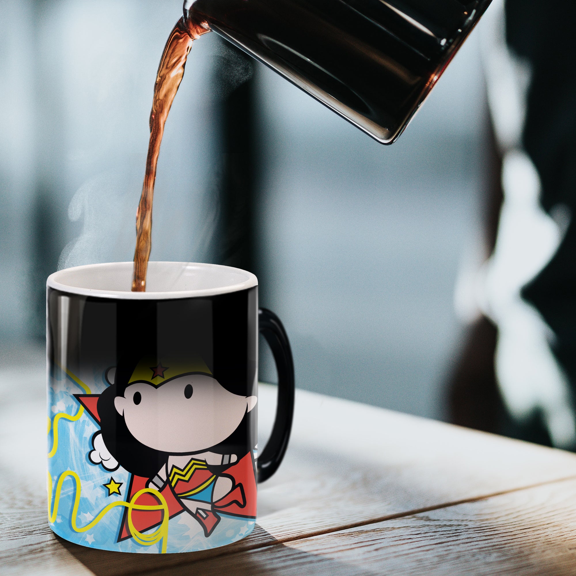 DC Comics (Justice League - Wonder Woman Cartoon) Morphing Mugs® Heat-Sensitive Mug MMUG384