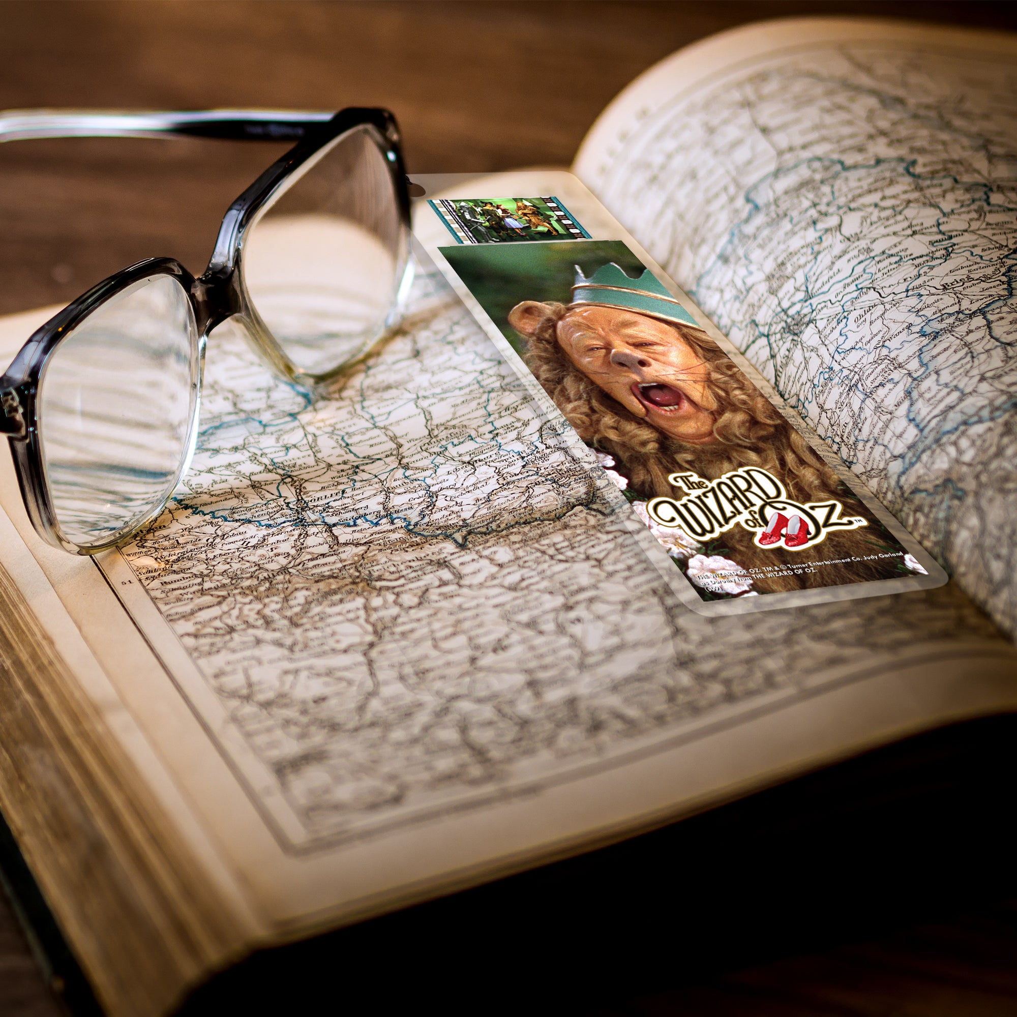 The Wizard of Oz (Cowardly Lion) FilmCells™ Bookmark USBM524