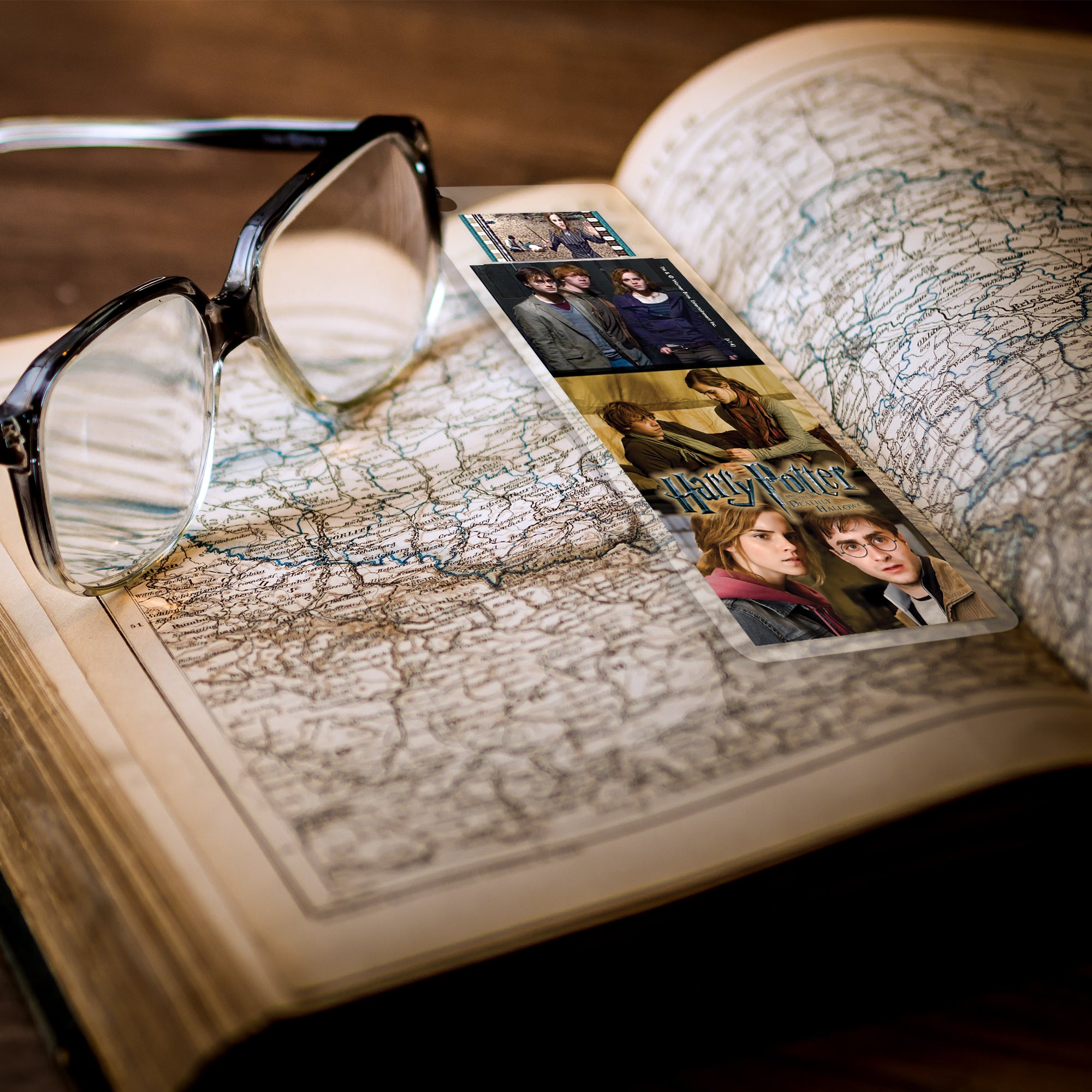 Harry Potter and the Deathly Hallows: Part 1 (Hunt for Horcruxes) FilmCells™ Bookmark USBM566