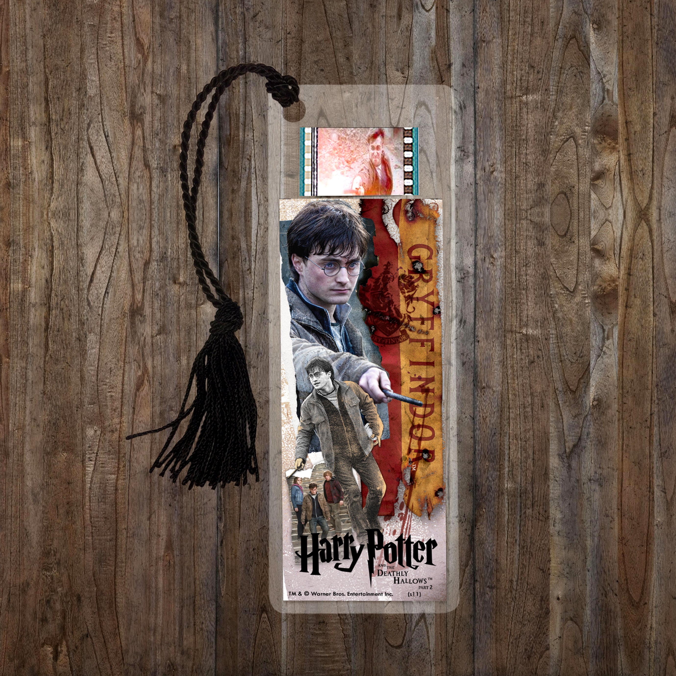 Harry Potter and the Deathly Hallows: Part 2 (Gryffindor Harry) FilmCells™ Bookmark USBM585