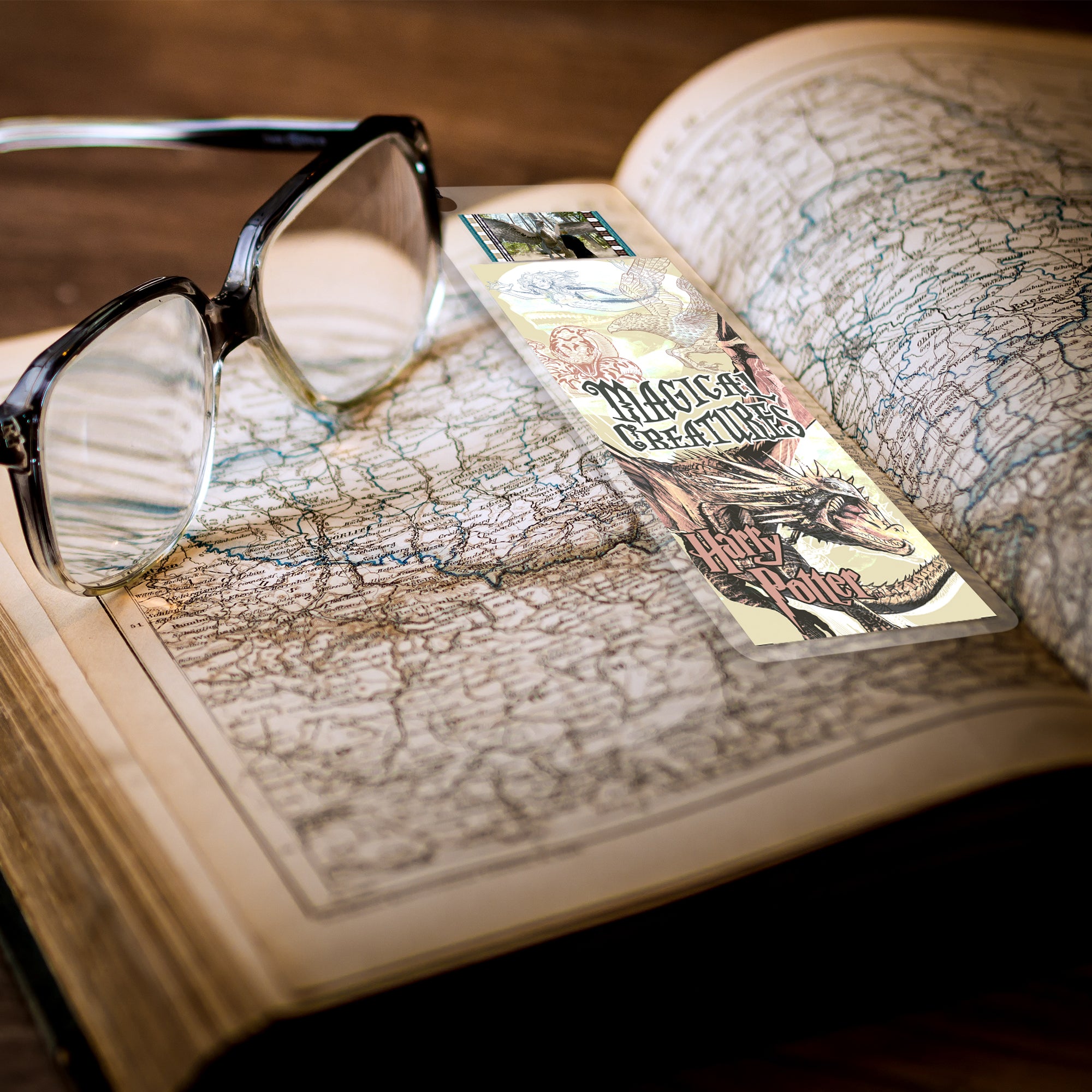 Harry Potter WOHP (Magical Creatures) FilmCells™ Bookmark USBM676