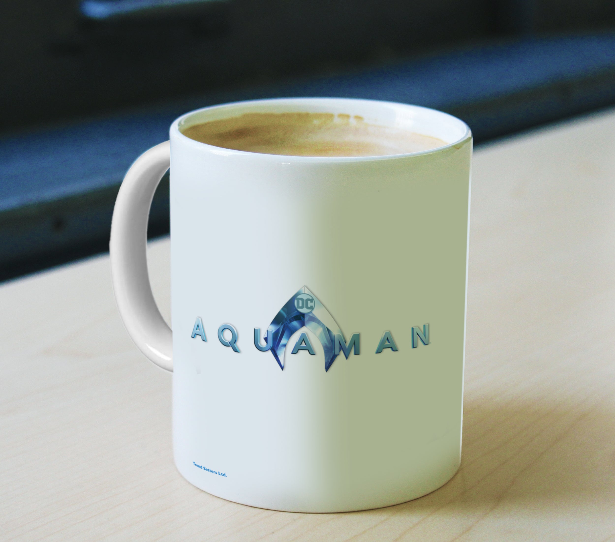 Aquaman (Logo) 11 oz Ceramic Mug WMUG892