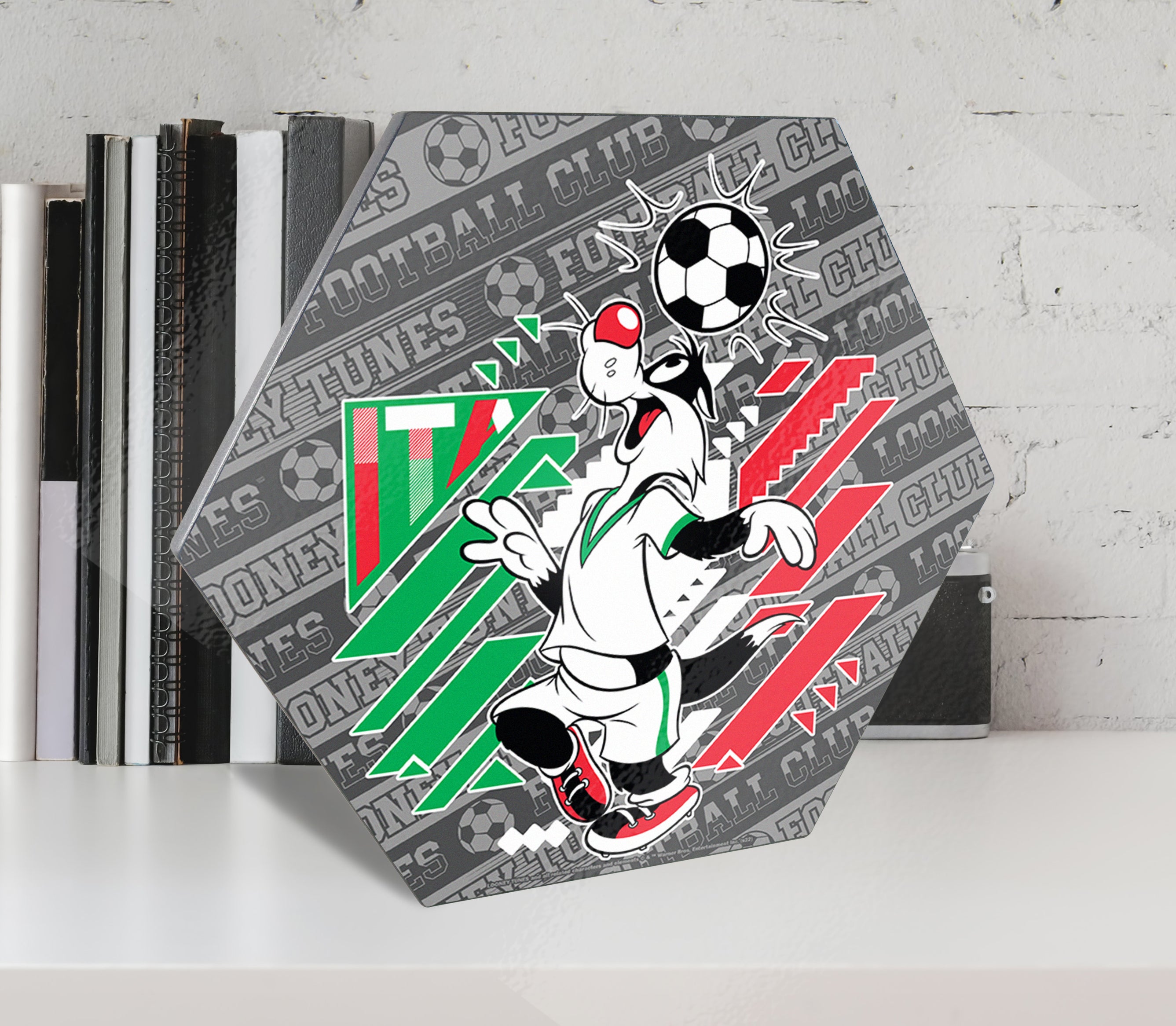 Looney Tunes (Team Italy Soccer - Sylvester) KNEXAGON® Wood Print WPHEX1704BOH
