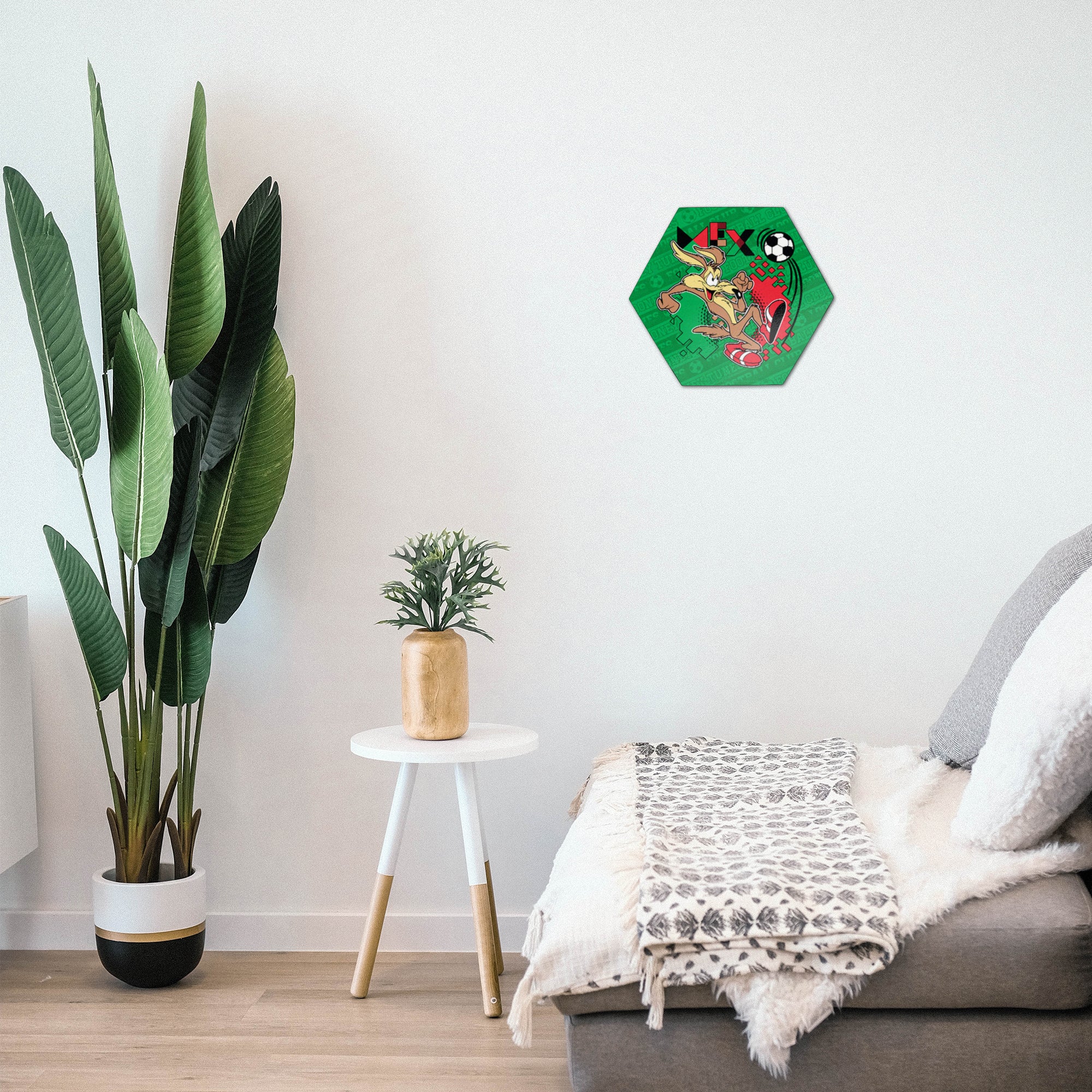 Looney Tunes (Team Mexico Soccer - Wile E. Coyote) KNEXAGON® Wood Print WPHEX1810BOH