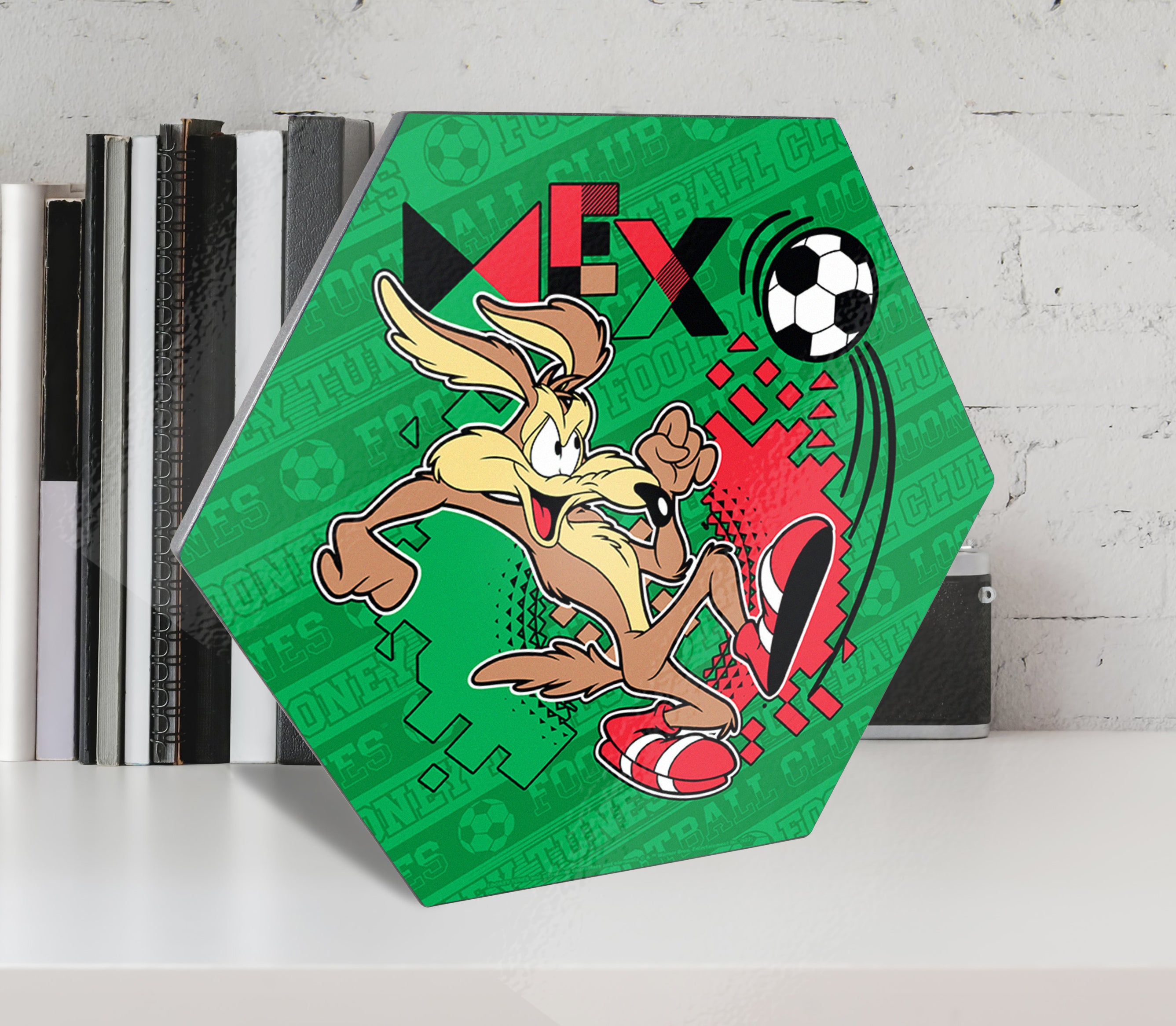 Looney Tunes (Team Mexico Soccer - Wile E. Coyote) KNEXAGON® Wood Print WPHEX1810BOH