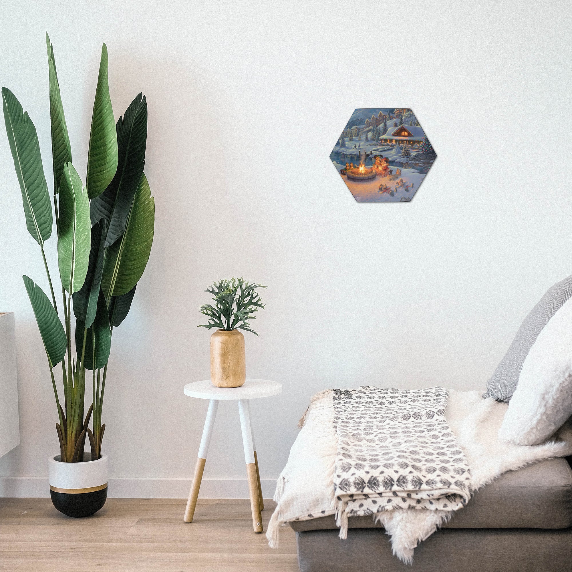 Disney (Mickey and Minnie Christmas Lodge) KNEXAGON® Wood Print WPHEX2690