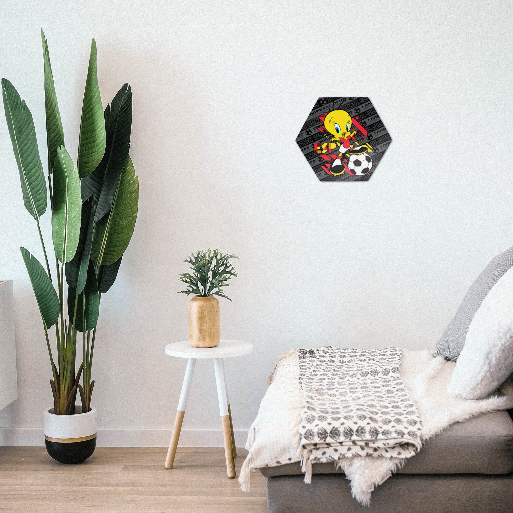 Looney Tunes (Team Spain Soccer - Tweety Bird) KNEXAGON® Wood Print WPHEX2841BOH