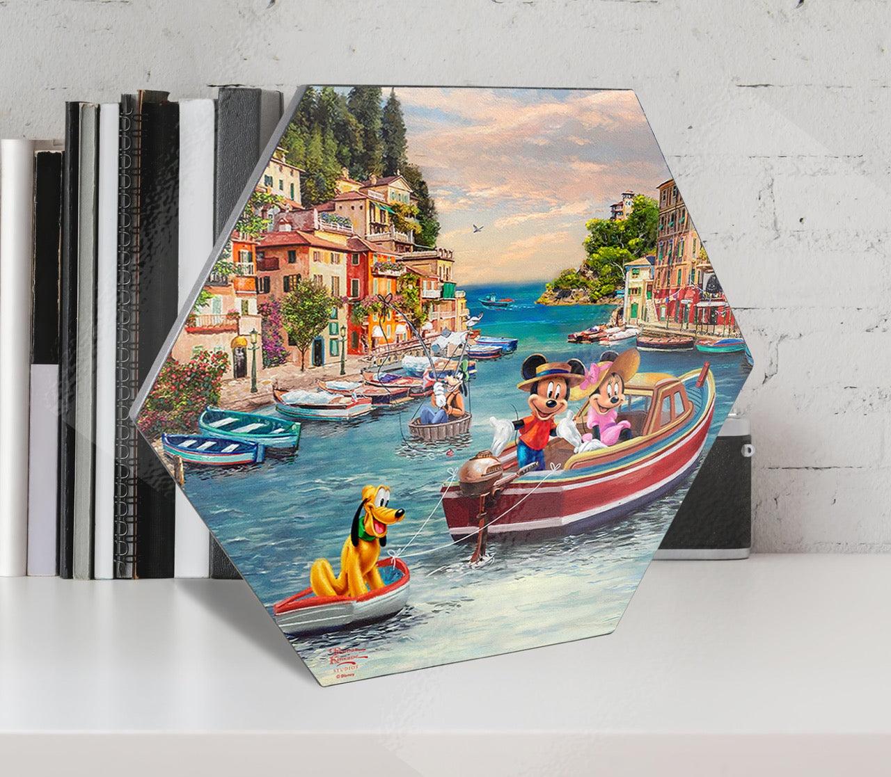 Disney (Mickey and Minnie in Italy) KNEXAGON® Wood Print WPHEX3799
