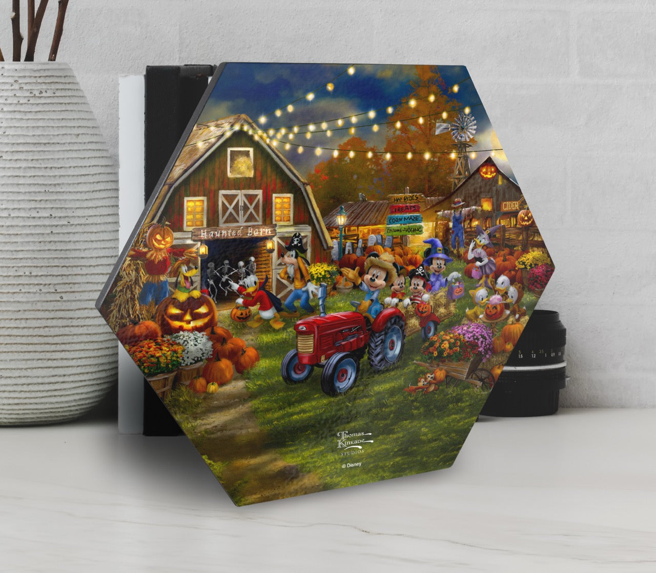 Disney (Mickey and Minnie Pumpkin Festival) KNEXAGON® Wood Print WPHEX3824