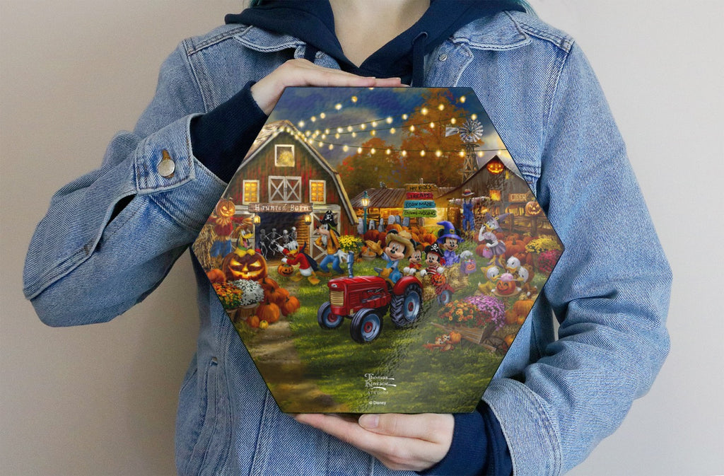 Disney (Mickey and Minnie Pumpkin Festival) KNEXAGON® Wood Print WPHEX3824