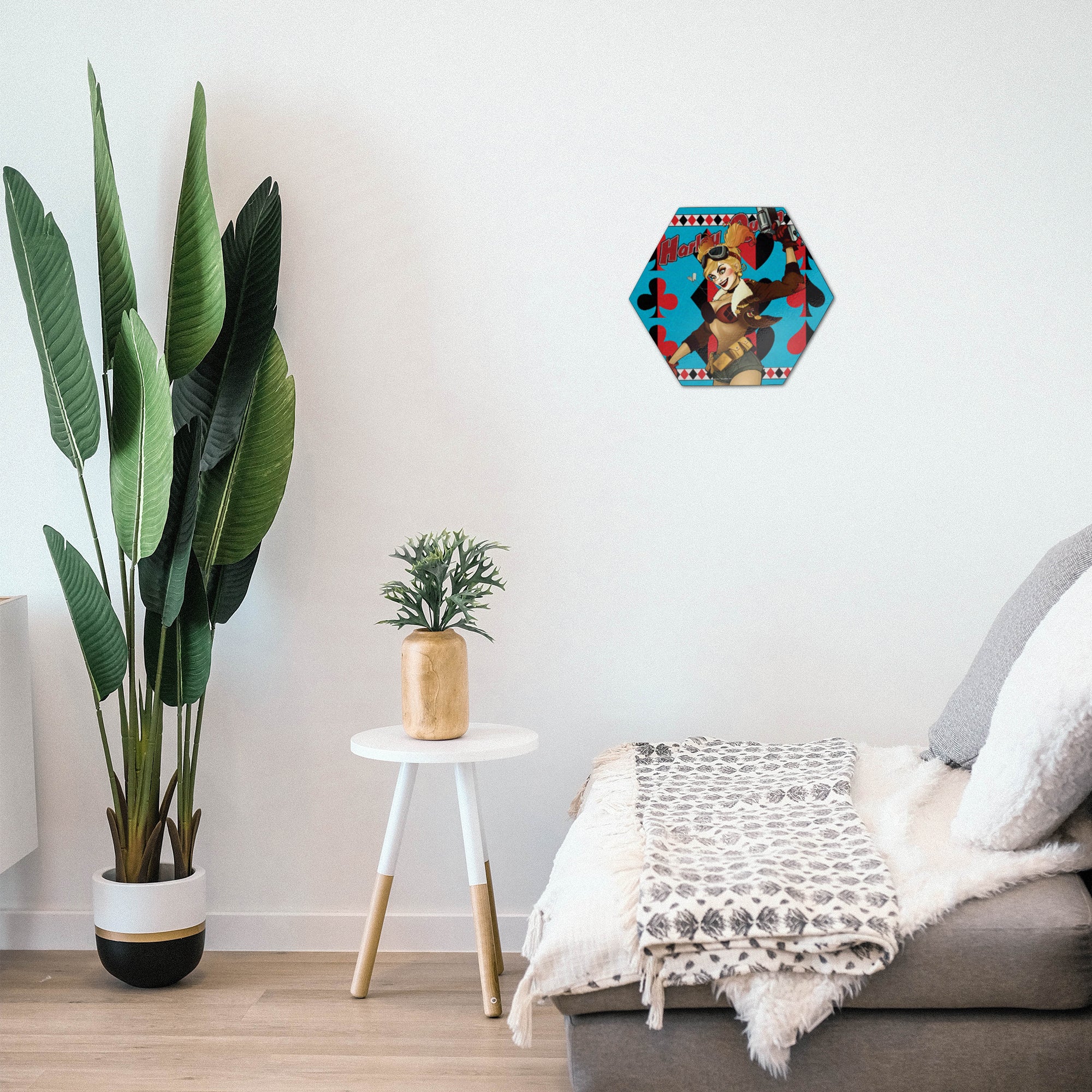 DC Comics (Harley Quinn - Bombshells) KNEXAGON® Wood Print WPHEX4996DCBS