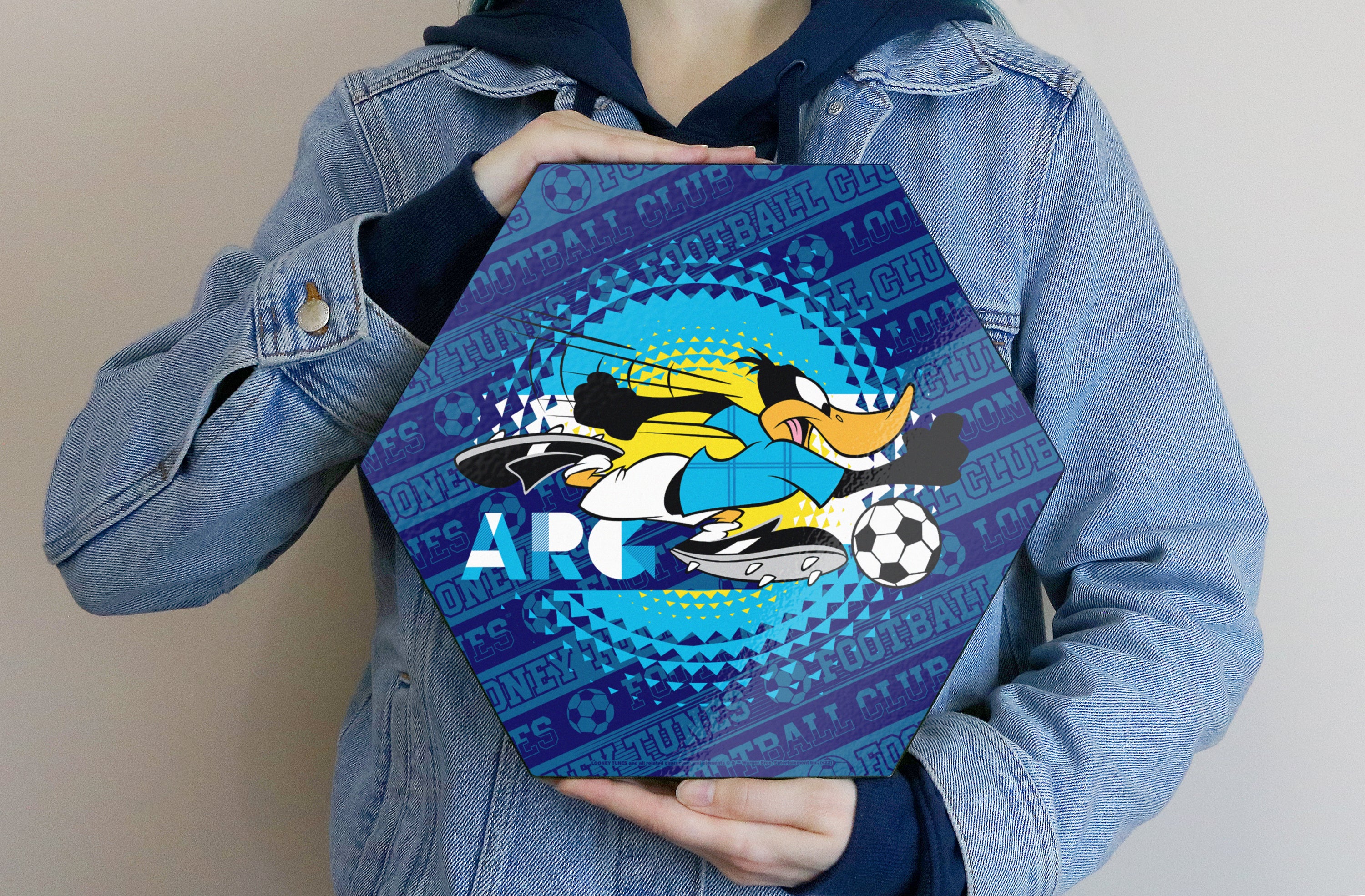 Looney Tunes (Team Argentina Soccer - Daffy Duck) KNEXAGON® Wood Print WPHEX8360BOH