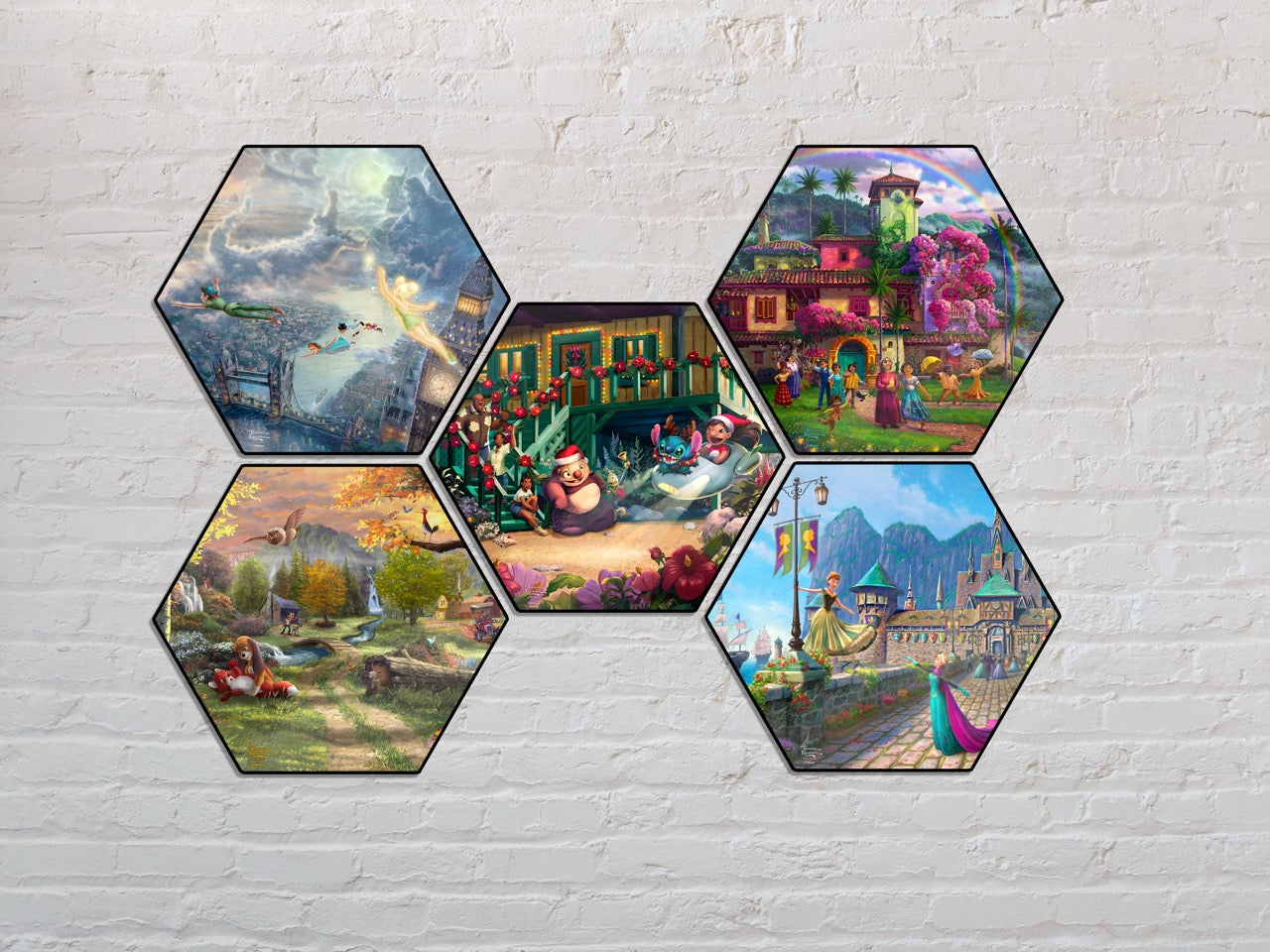 Disney (Lilo & Stitch – Aloha Christmas) KNEXAGON™ Wood Print WPHEX8530