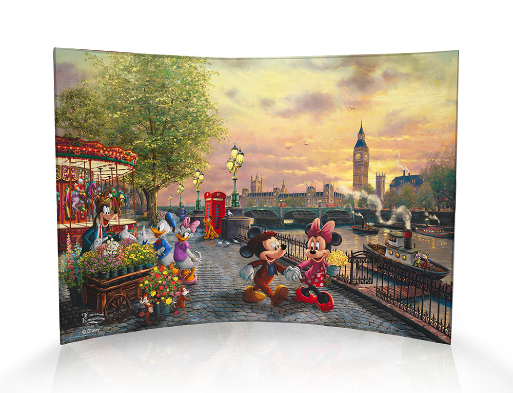 Disney (Mickey and Minnie Mouse in London) 10